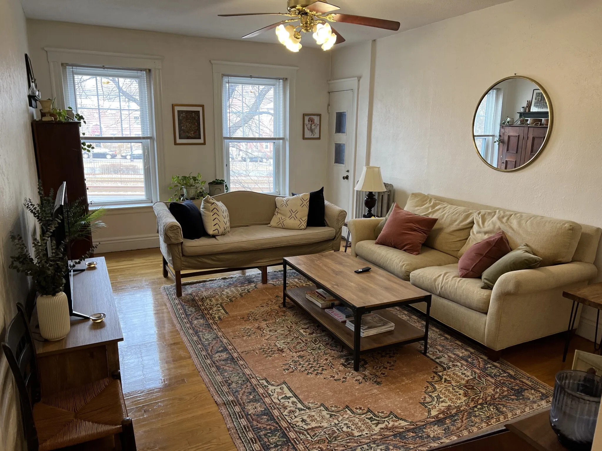 2 bed, 1 bath apartment for rent at 1750 Commonwealth Ave Unit 5, Brighton