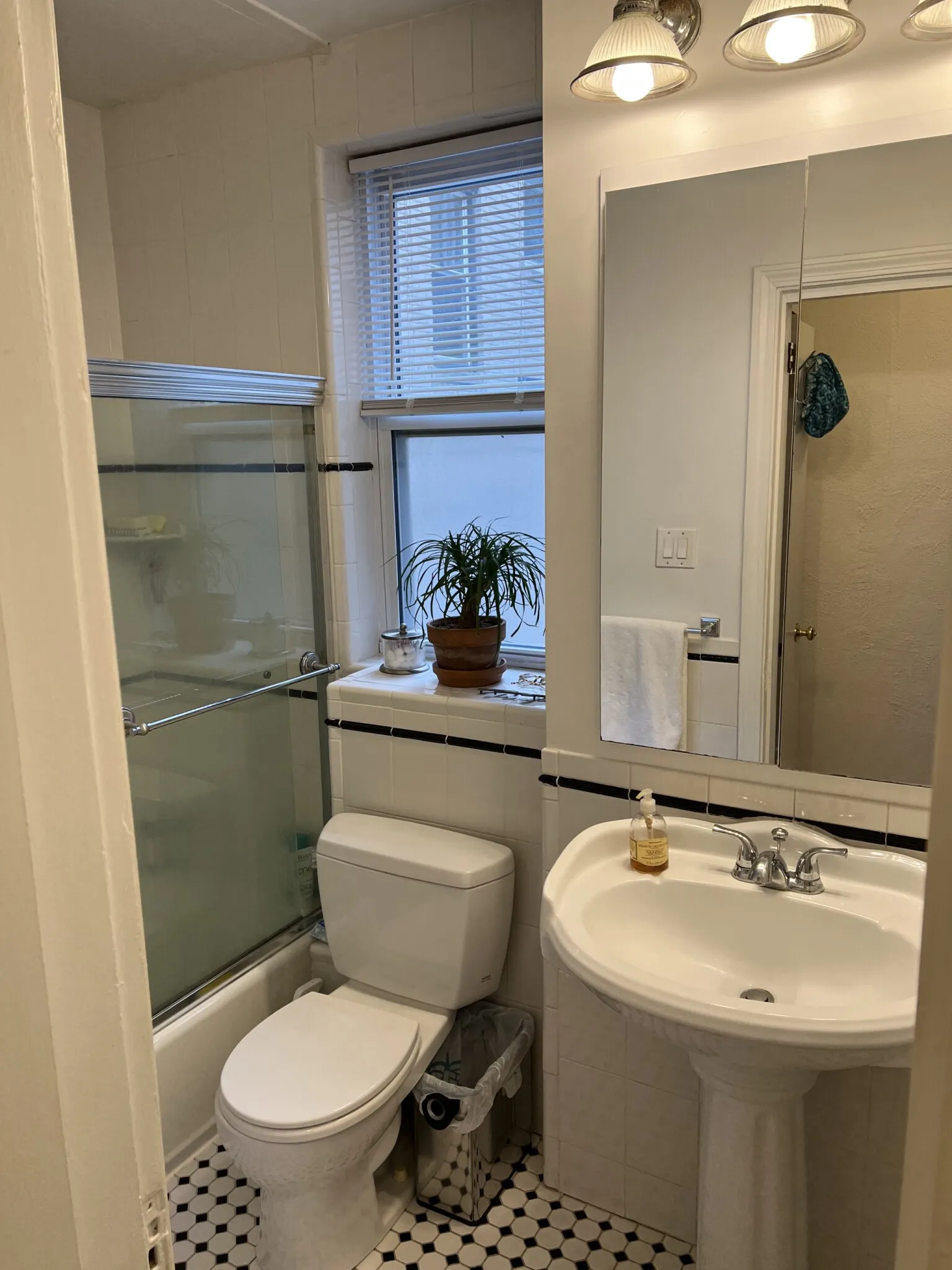 2 bed, 1 bath apartment for rent at 1750 Commonwealth Ave Unit 5, Brighton — photo 12 of 12