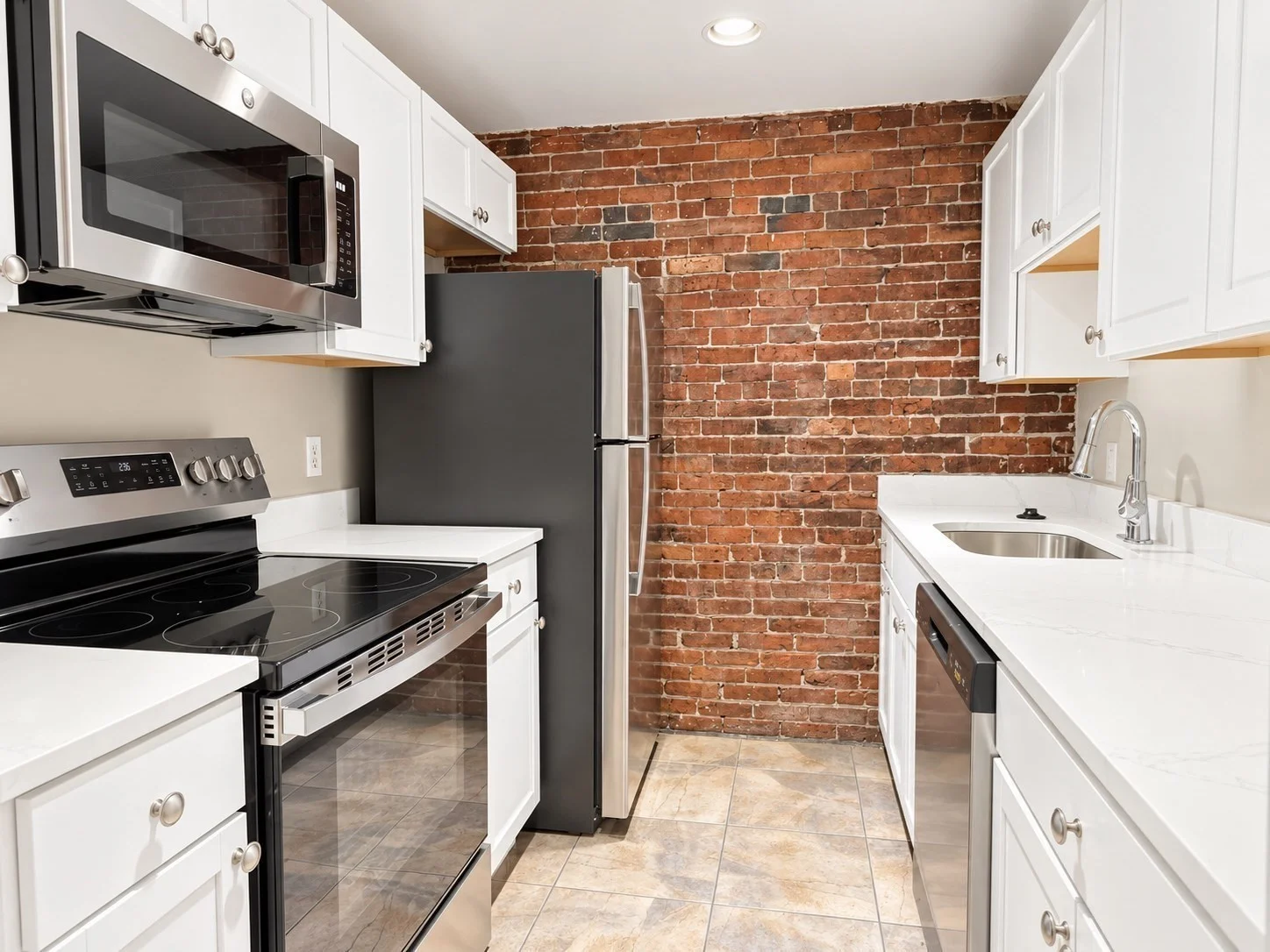 2 bed, 1 bath apartment for rent at 1750 Washington St Unit -10, South End — photo 3 of 18