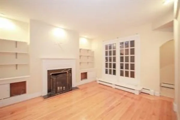5 bed, 3 bath apartment for rent at 1751 Commonwealth Ave Unit 1, Brighton — photo 3 of 22