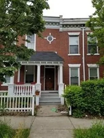 5 bed, 3 bath apartment for rent at 1751 Commonwealth Ave Unit 1, Brighton — photo 1 of 22