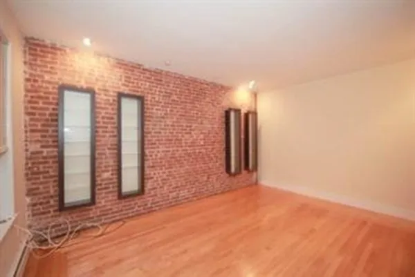 5 bed, 3 bath apartment for rent at 1751 Commonwealth Ave Unit 1, Brighton — photo 2 of 22