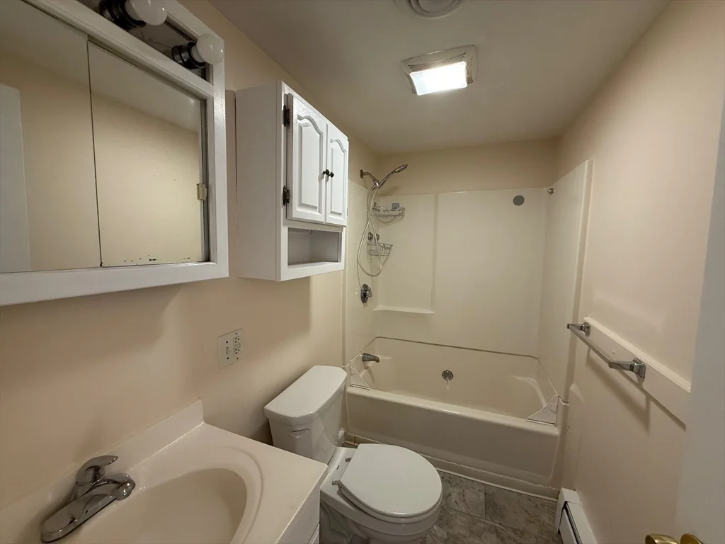 3 bed, 1 bath apartment for rent at 1753 E Rodney French Blvd Unit 3, South End — photo 7 of 12