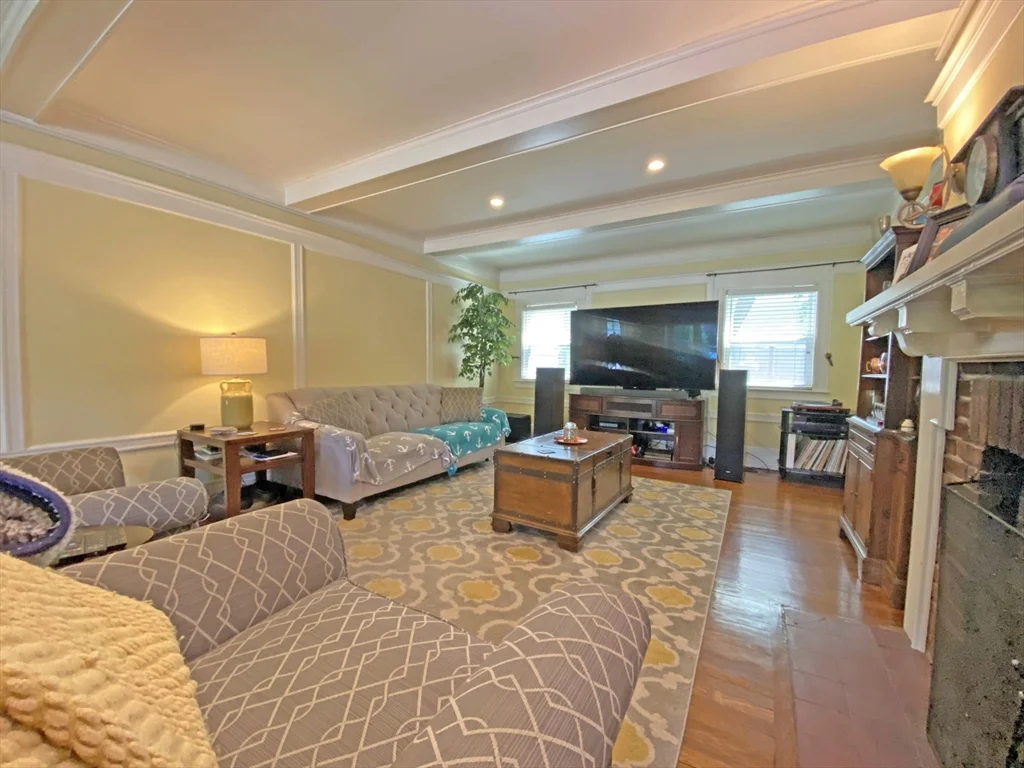 4 bed, 3 bath apartment for rent at 1754 Washington St, Auburndale — photo 2 of 24