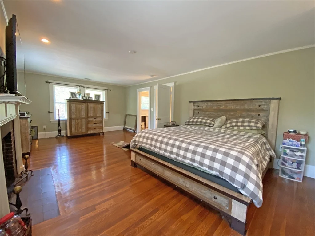 4 bed, 3 bath apartment for rent at 1754 Washington St, Auburndale — photo 17 of 24
