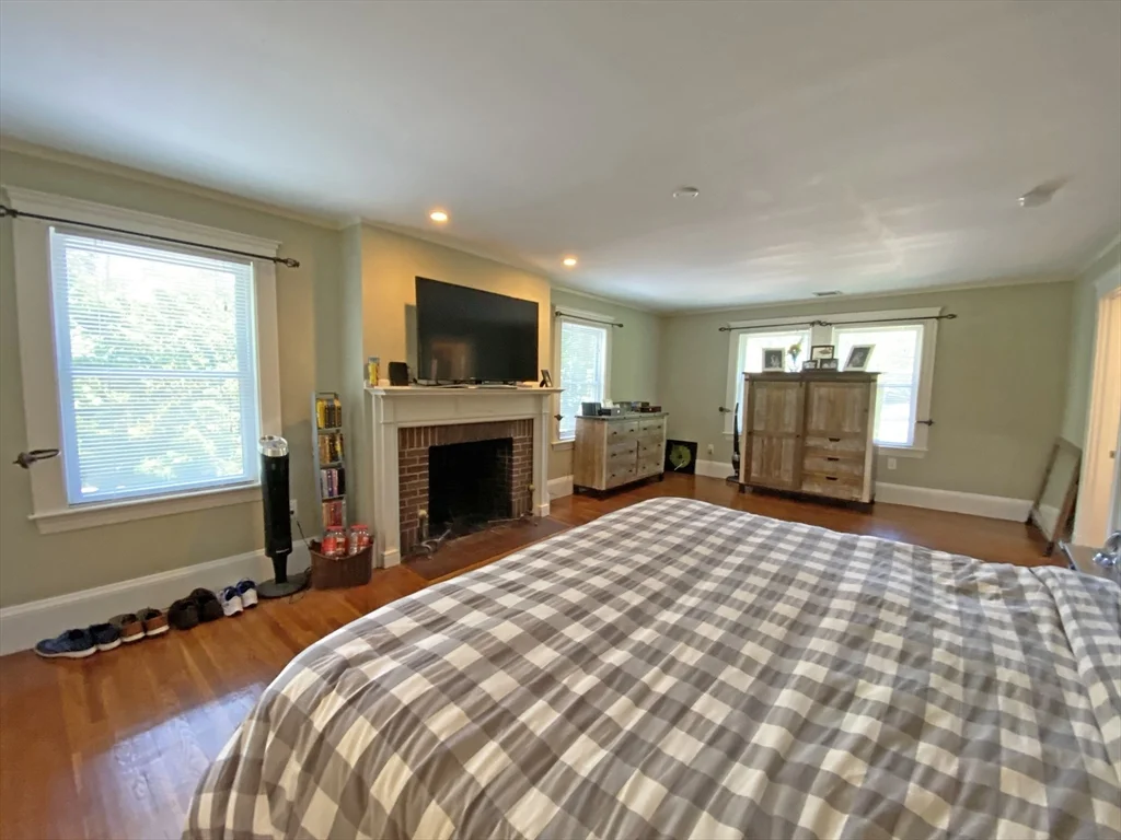 4 bed, 3 bath apartment for rent at 1754 Washington St, Auburndale — photo 16 of 24