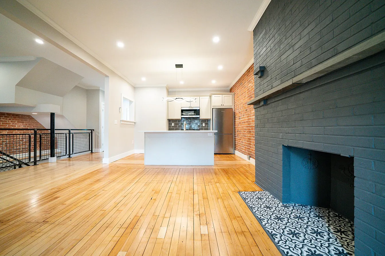 3 bed, 2 bath apartment for rent at 1755 Commonwealth Ave Unit 1, Brighton — photo 3 of 20