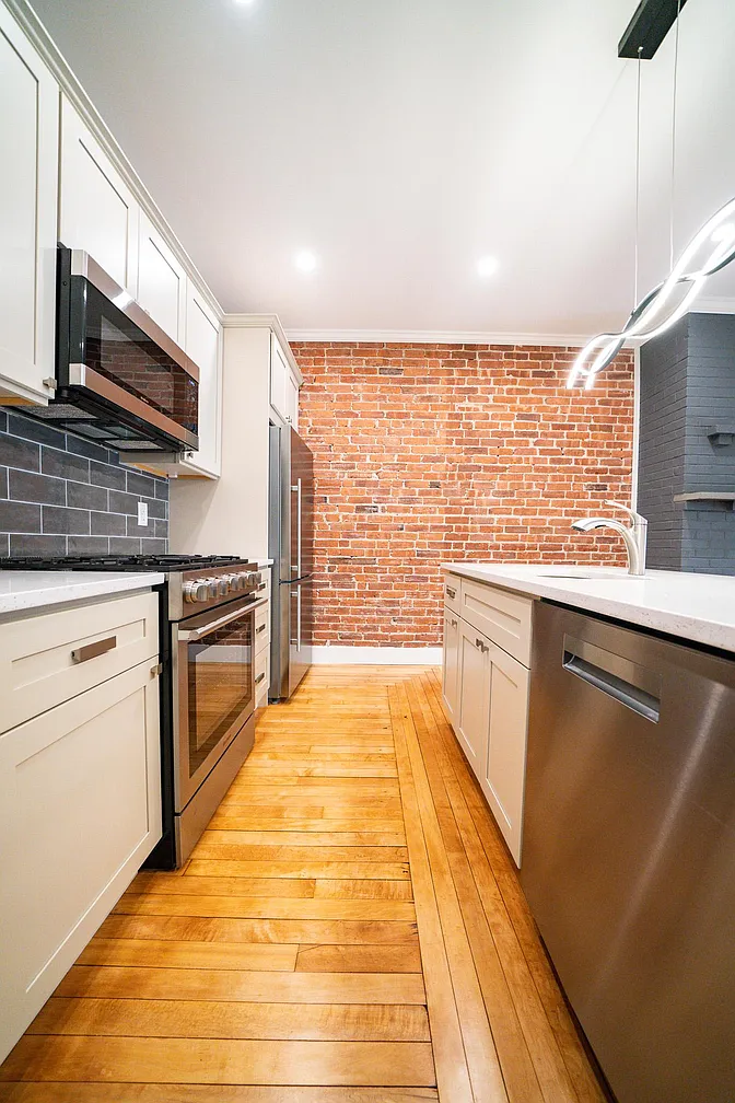 3 bed, 2 bath apartment for rent at 1755 Commonwealth Ave Unit 1, Brighton — photo 6 of 20