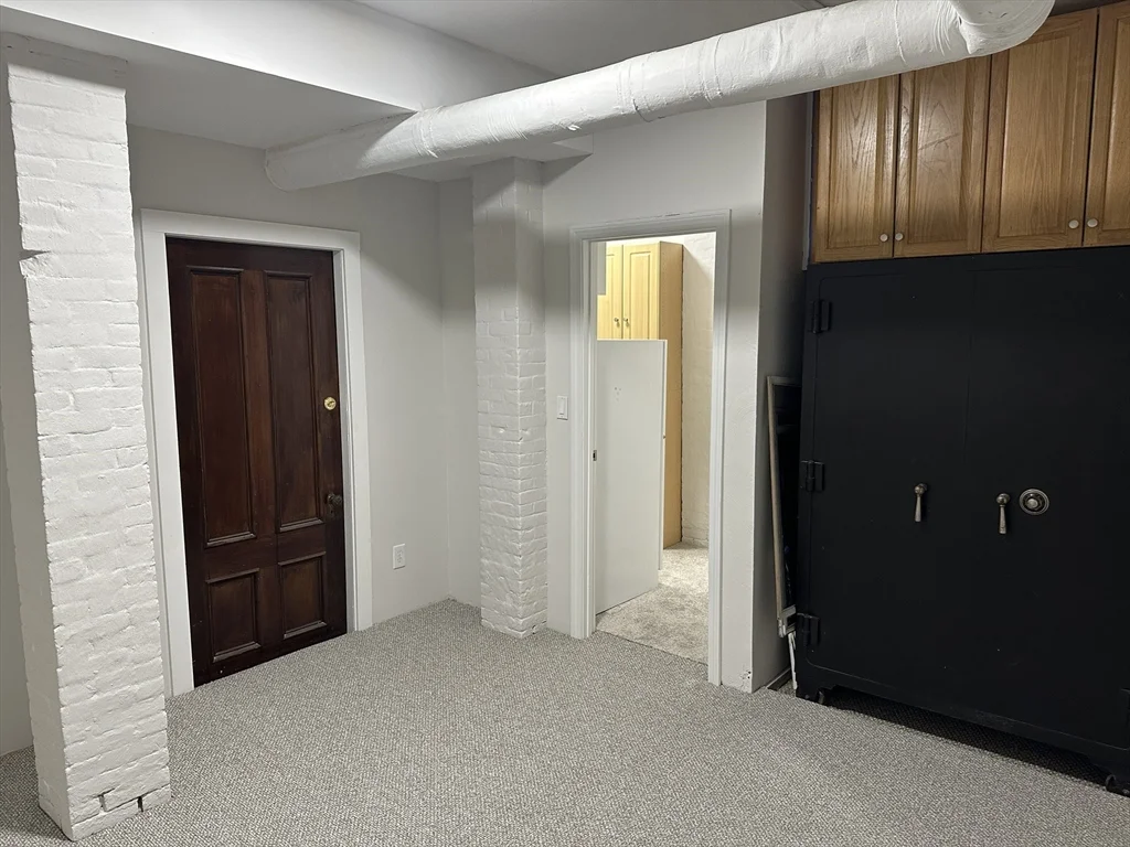 3 bed, 3 bath apartment for rent at 1757 Beacon St Unit 1, Brookline — photo 18 of 18