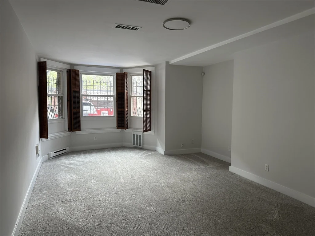 3 bed, 3 bath apartment for rent at 1757 Beacon St Unit 1, Brookline — photo 15 of 18