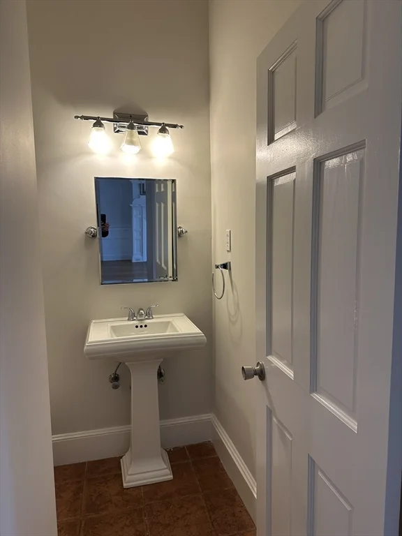 3 bed, 3 bath apartment for rent at 1757 Beacon St Unit 1, Brookline — photo 8 of 18