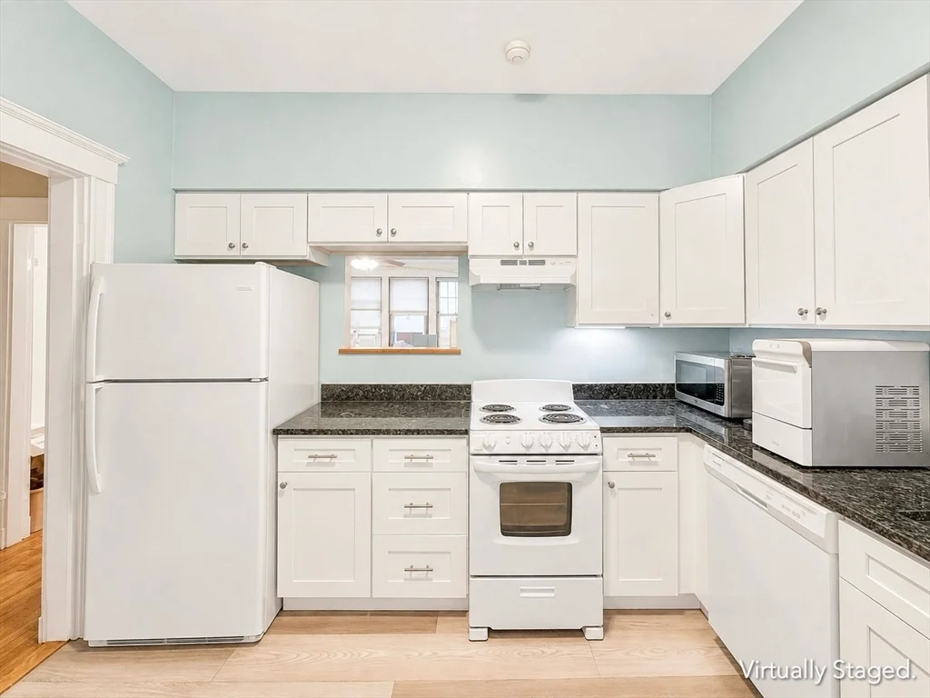 1 bed, 1 bath apartment for rent at 1758 Commonwealth Ave Unit 3, Brighton — photo 5 of 9