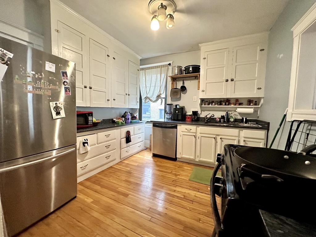 1 bed, 1 bath apartment for rent at 1758 Commonwealth Ave Unit 7, Brighton — photo 4 of 12