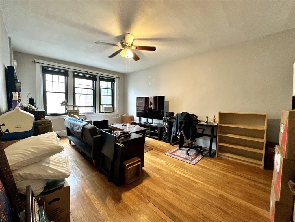 1 bed, 1 bath apartment for rent at 1758 Commonwealth Ave Unit 7, Brighton — photo 6 of 12