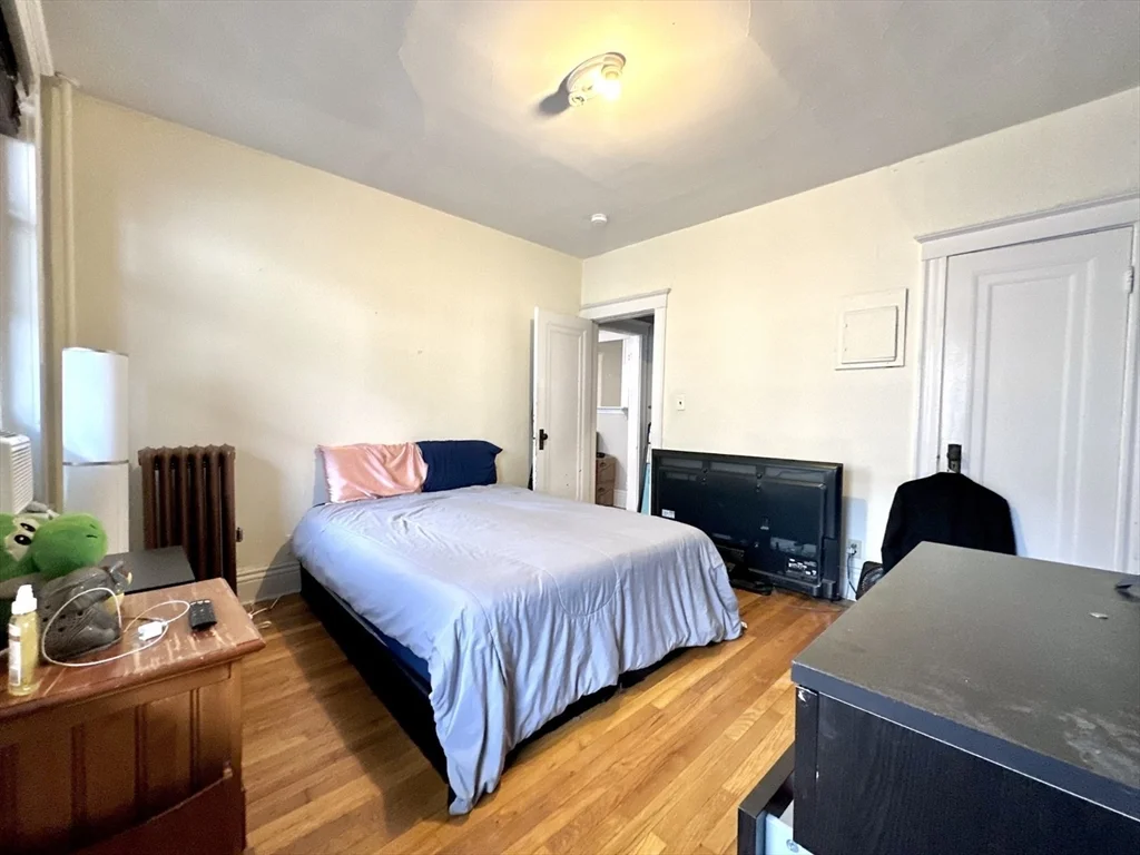 1 bed, 1 bath apartment for rent at 1758 Commonwealth Ave Unit 7, Brighton — photo 10 of 12