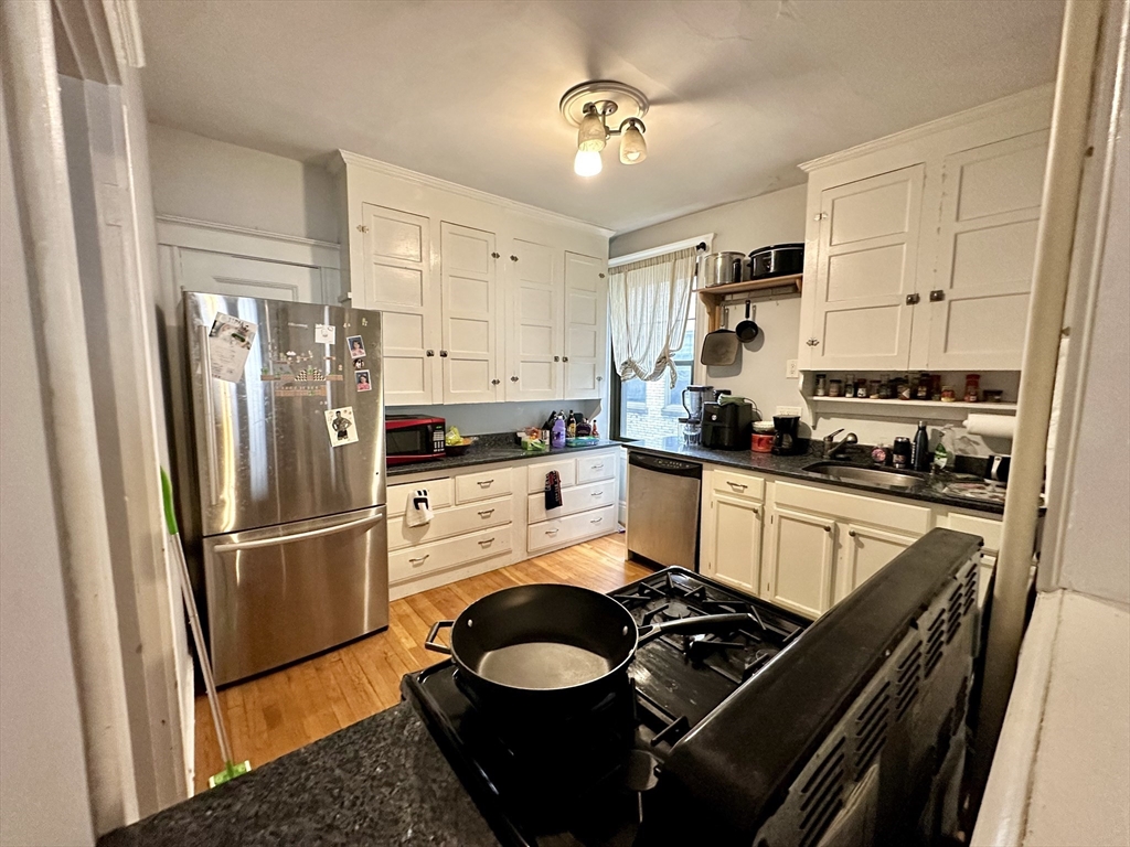 1 bed, 1 bath apartment for rent at 1758 Commonwealth Ave Unit 7, Brighton — photo 2 of 12