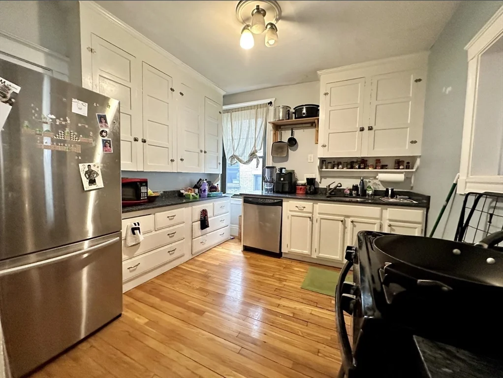 1 bed, 1 bath apartment for rent at 1758 Commonwealth Ave Unit 7, Brighton — photo 4 of 12