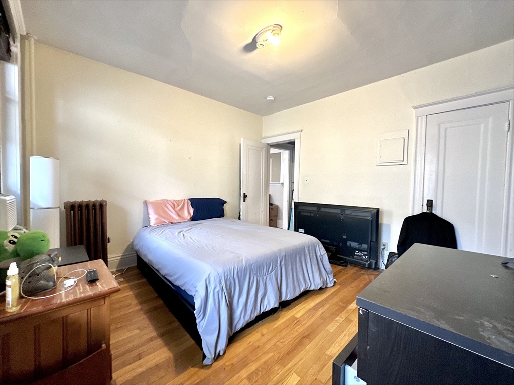 1 bed, 1 bath apartment for rent at 1758 Commonwealth Ave Unit 7, Brighton — photo 10 of 12