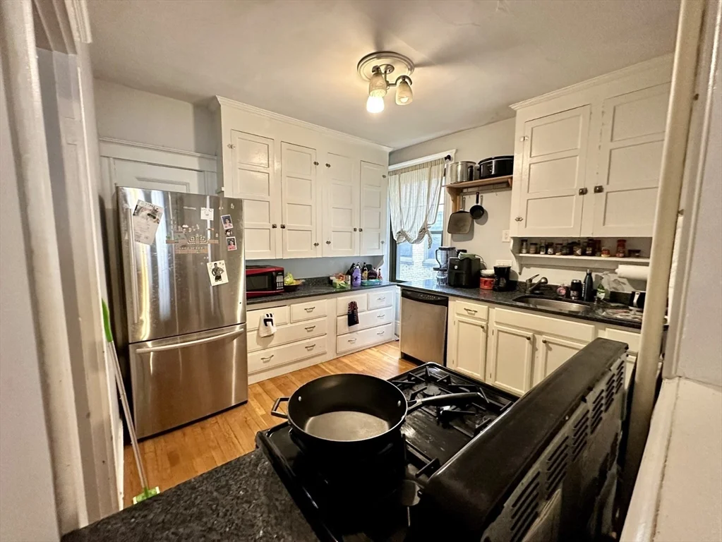 1 bed, 1 bath apartment for rent at 1758 Commonwealth Ave Unit 7, Brighton — photo 2 of 12