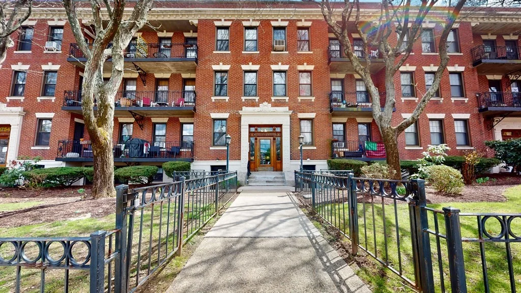 1 bed, 1 bath apartment for rent at 1758 Commonwealth Ave Unit B, Boston — photo 13 of 13