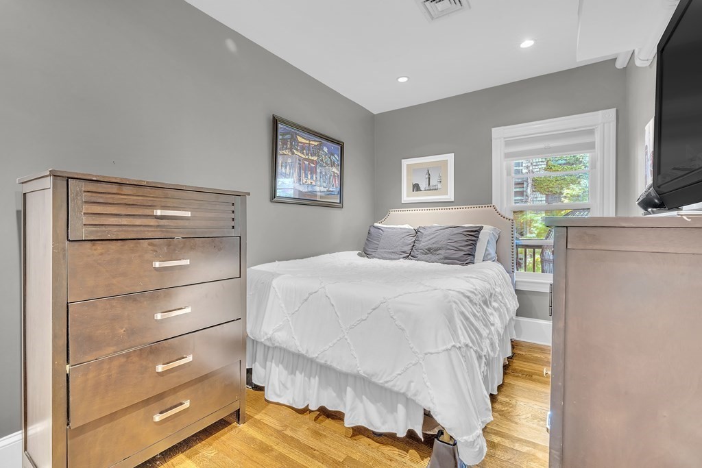 1 bed, 1 bath apartment for rent at 176 Bowen St Unit 2, South Boston — photo 5 of 11