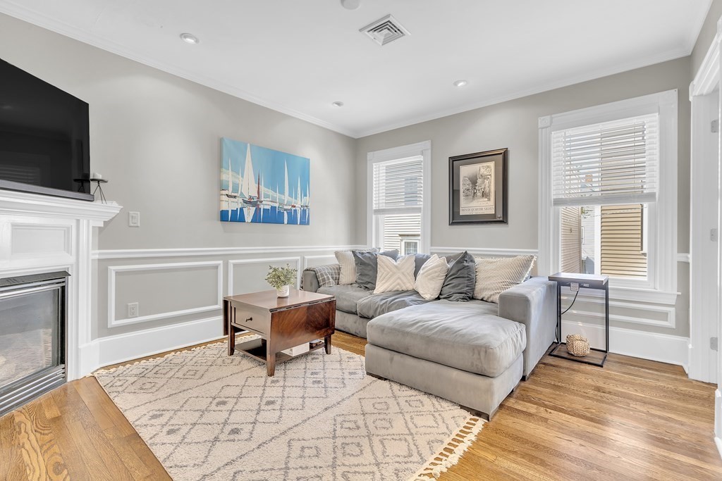1 bed, 1 bath apartment for rent at 176 Bowen St Unit 2, South Boston — photo 3 of 11