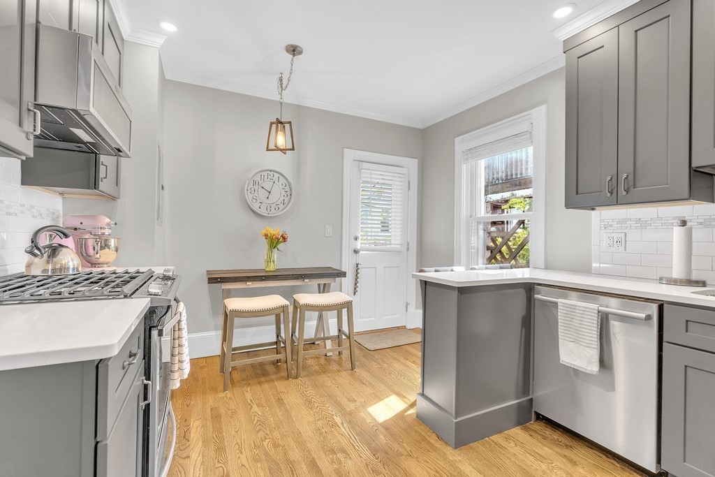 1 bed, 1 bath apartment for rent at 176 Bowen St Unit 2, South Boston — photo 2 of 11