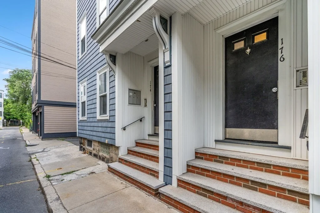 2 bed, 1 bath apartment for rent at 176 Bowen St Unit 3, South Boston — photo 18 of 19