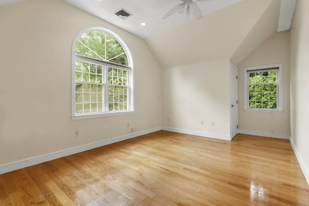 6 bed, 3 bath apartment for rent at 176 Burlington St Unit 176, Lexington — photo 19 of 24