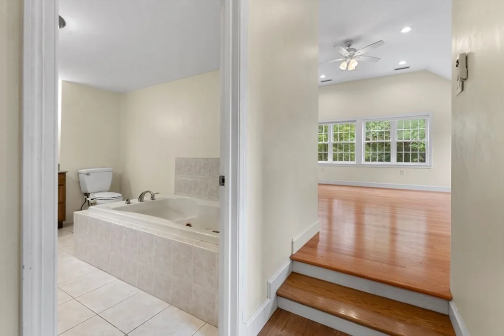 6 bed, 3 bath apartment for rent at 176 Burlington St Unit 176, Lexington — photo 17 of 24