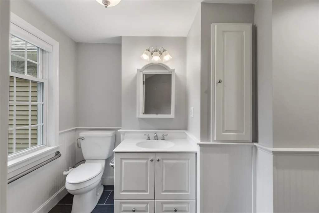 6 bed, 3 bath apartment for rent at 176 Burlington St Unit 176, Lexington — photo 15 of 24