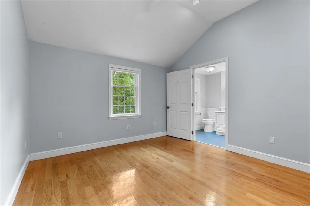 6 bed, 3 bath apartment for rent at 176 Burlington St Unit 176, Lexington — photo 14 of 24