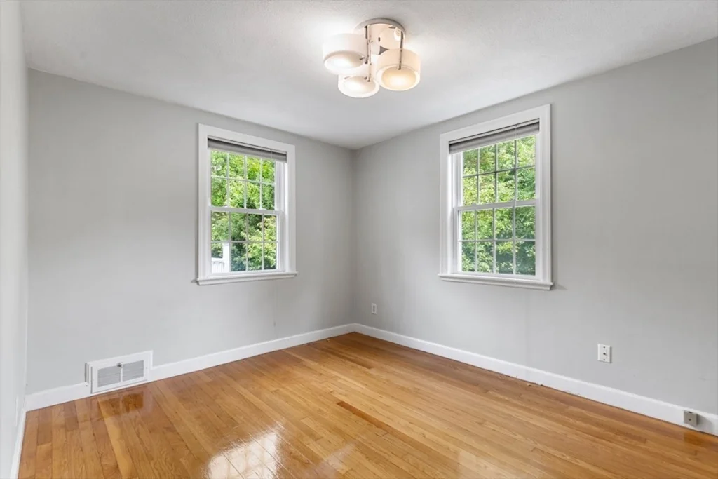 6 bed, 3 bath apartment for rent at 176 Burlington St Unit 176, Lexington — photo 11 of 24