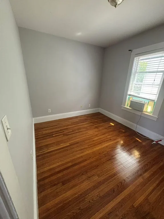 3 bed, 1 bath apartment for rent at 176 Chestnut St Unit 2, Waltham — photo 8 of 10
