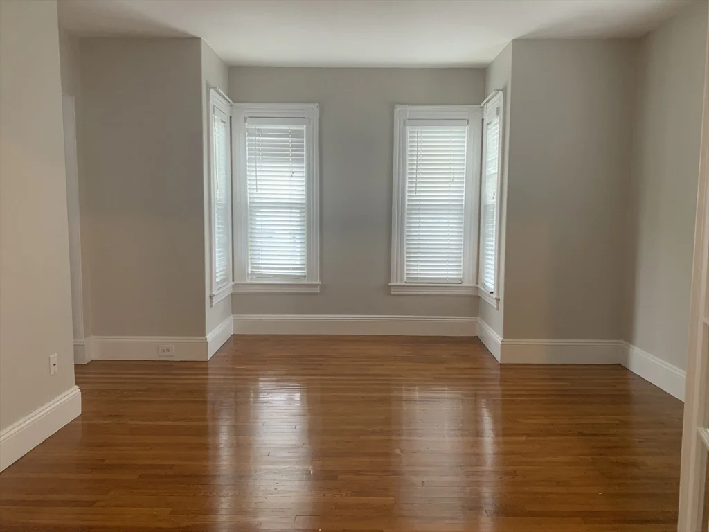3 bed, 1 bath apartment for rent at 176 Chestnut St Unit 2, Waltham — photo 9 of 10