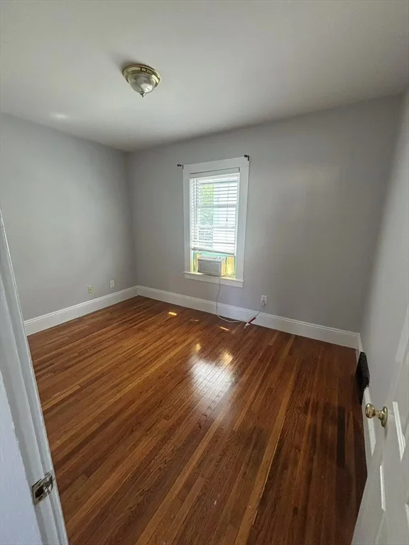 3 bed, 1 bath apartment for rent at 176 Chestnut St Unit 2, Waltham — photo 9 of 10