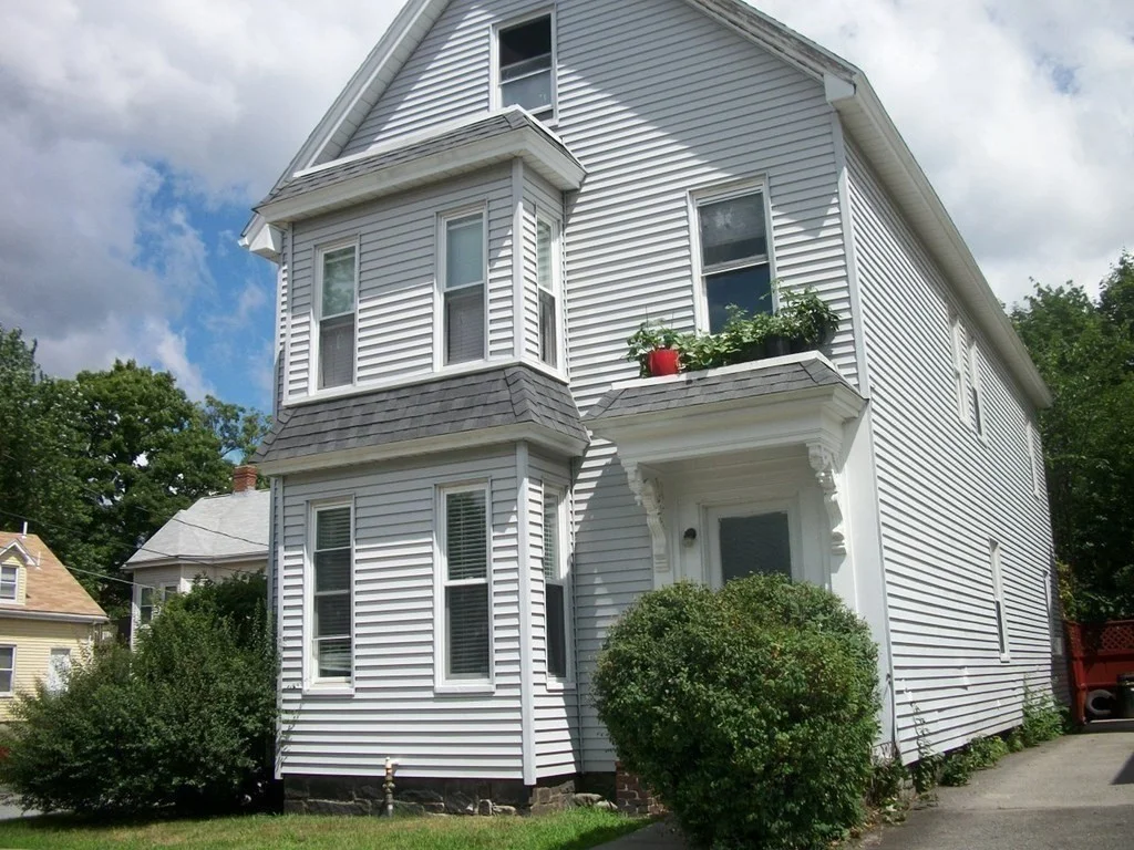 3 bed, 1 bath apartment for rent at 176 Chestnut St Unit 2, Waltham — photo 1 of 10