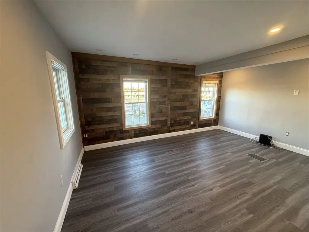 Studio bed, 1 bath apartment for rent at 176 Court St Unit 1, Downtown — photo 4 of 11