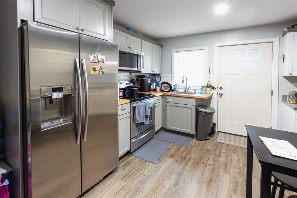 1 bed, 1 bath apartment for rent at 176 Court St Unit 2, Downtown — photo 4 of 6
