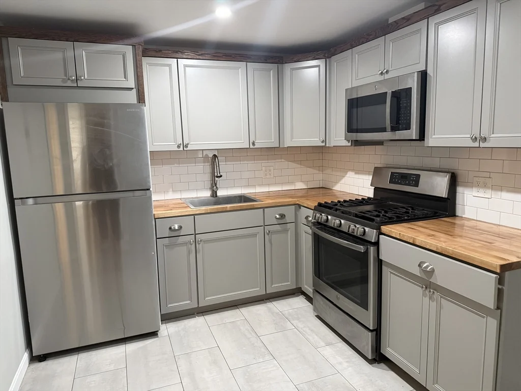 2 bed, 1 bath apartment for rent at 176 Court St Unit 7, Downtown — photo 14 of 22