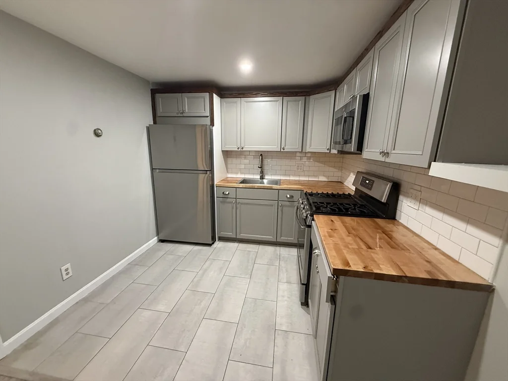 2 bed, 1 bath apartment for rent at 176 Court St Unit 7, Downtown — photo 11 of 22