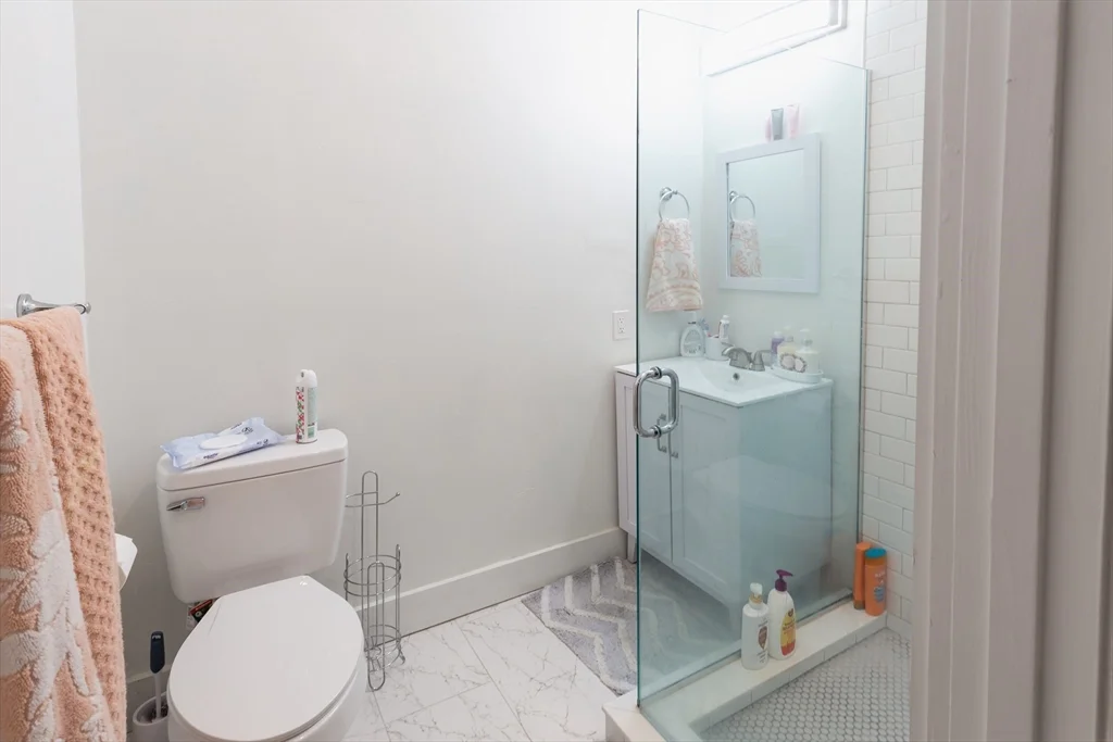 1 bed, 1 bath apartment for rent at 176 Court St Unit 8, Downtown — photo 4 of 4