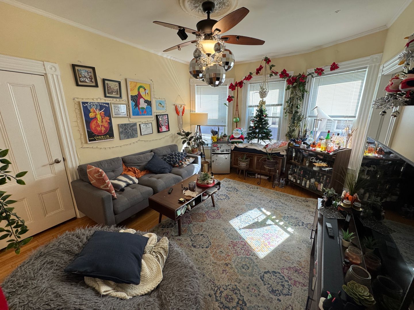 4 bed, 2.5 bath apartment for rent at 176 Elm St Unit 2, North Cambridge