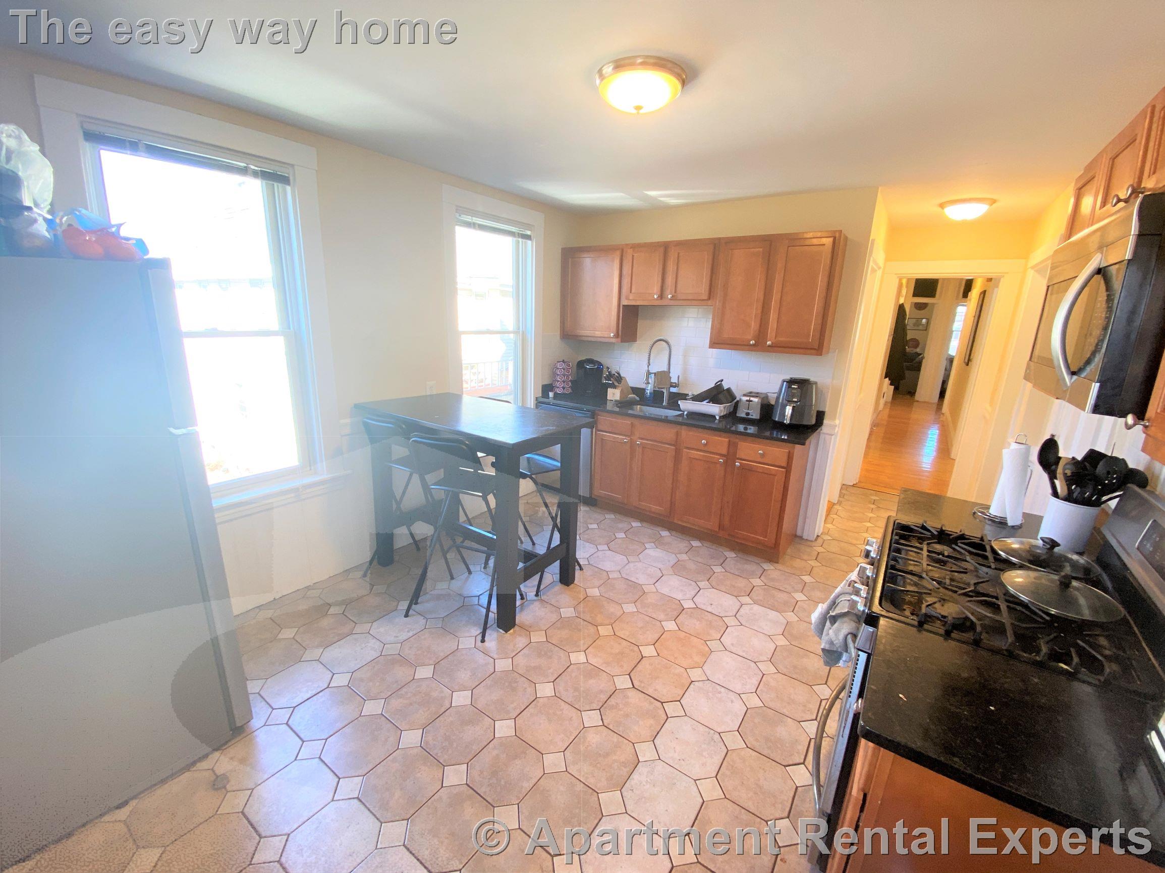 4 bed, 2 bath apartment for rent at 176 Elm St Unit 2, Porter Square — photo 7 of 23