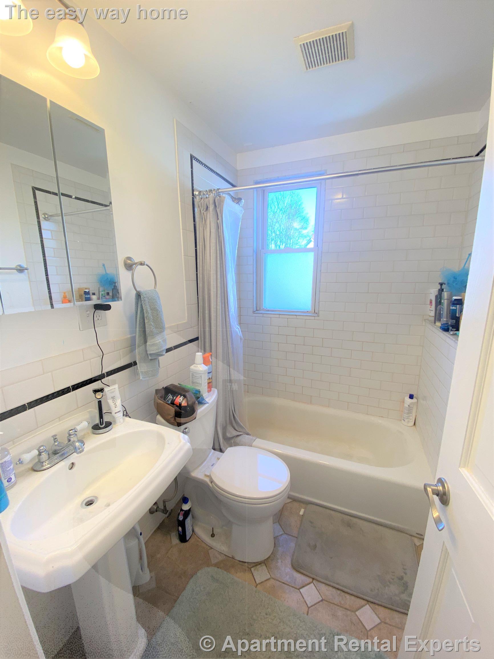 4 bed, 2 bath apartment for rent at 176 Elm St Unit 2, Porter Square — photo 15 of 23