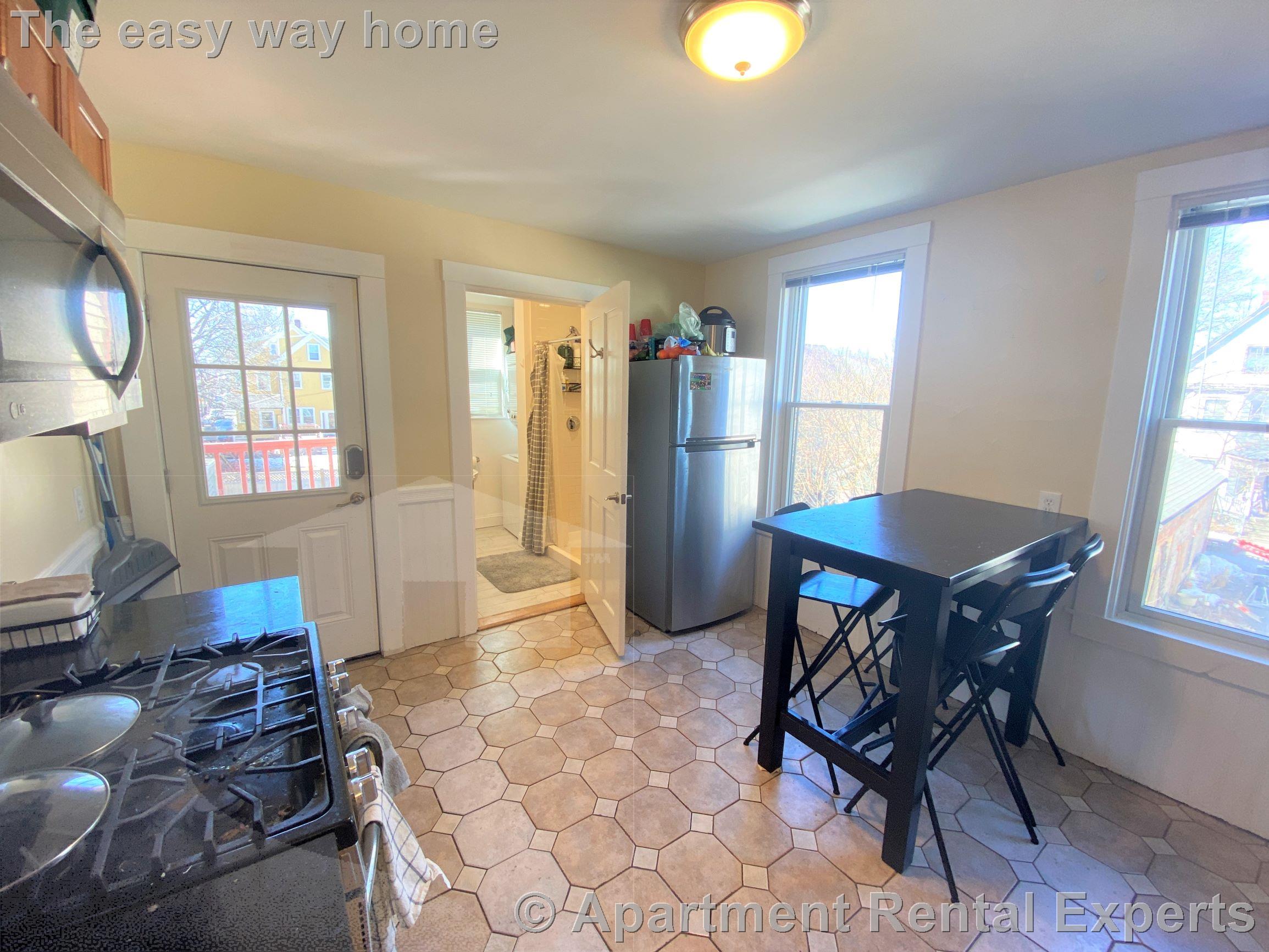 4 bed, 2 bath apartment for rent at 176 Elm St Unit 2, Porter Square — photo 5 of 23