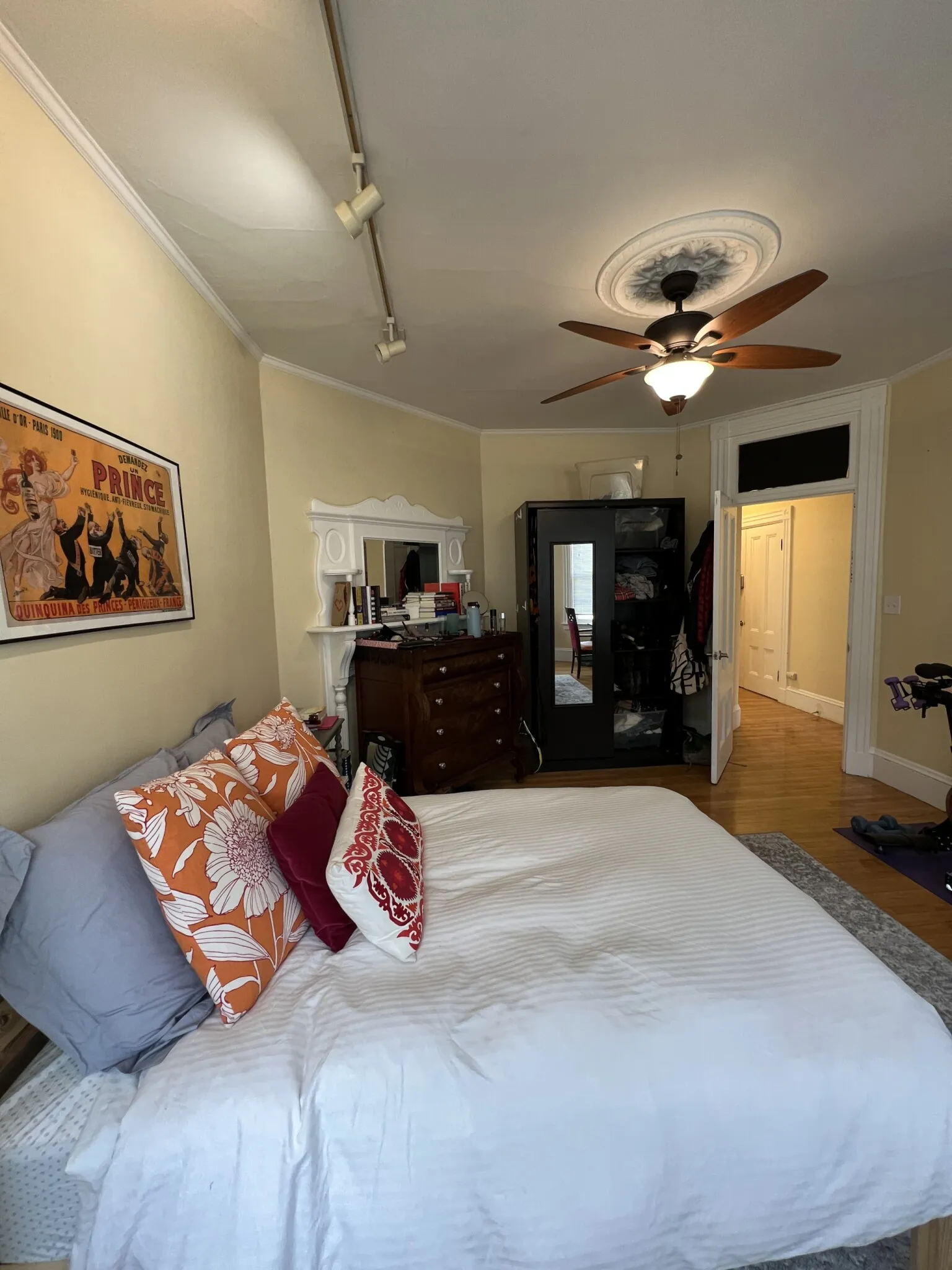 4 bed, 2.5 bath apartment for rent at 176 Elm St Unit 3, North Cambridge — photo 11 of 40