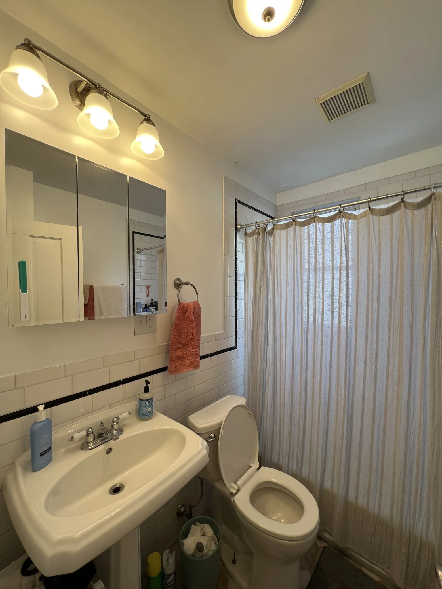 4 bed, 2.5 bath apartment for rent at 176 Elm St Unit 3, North Cambridge — photo 23 of 40