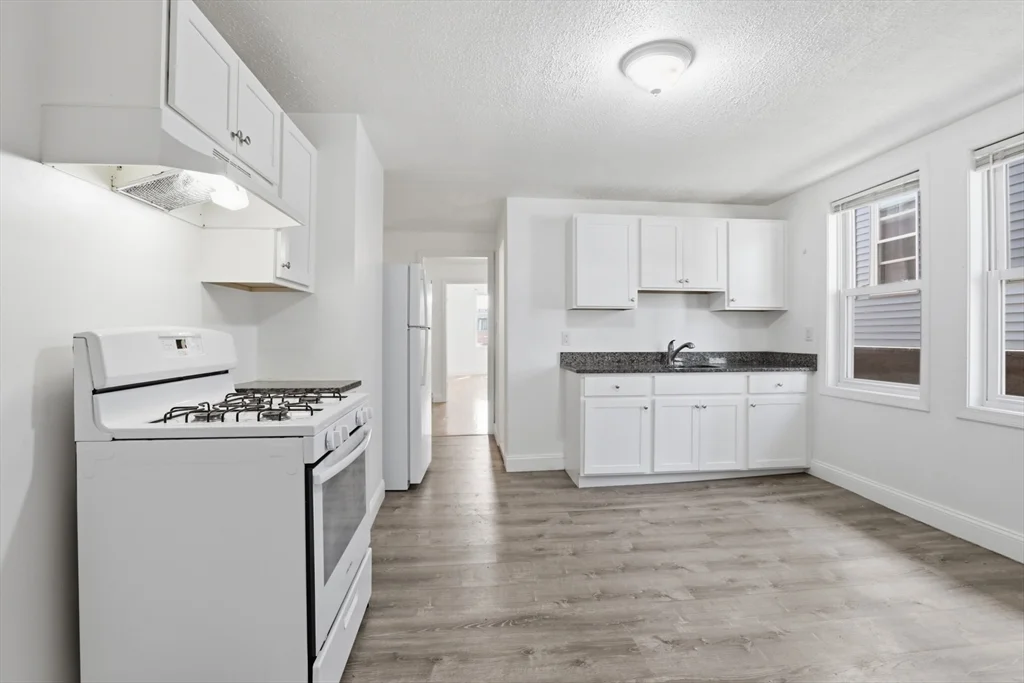 2 bed, 1 bath apartment for rent at 176 Ferry St Unit 3L, Everett — photo 7 of 26