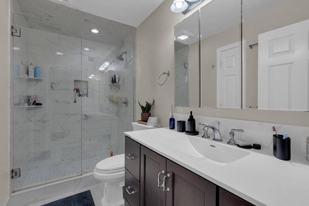 2 bed, 2 bath apartment for rent at 176 H St Unit 1, South Boston — photo 13 of 16